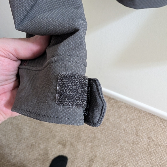 Under Armour Men's Large  Gray Jacket - Picture 4 of 10